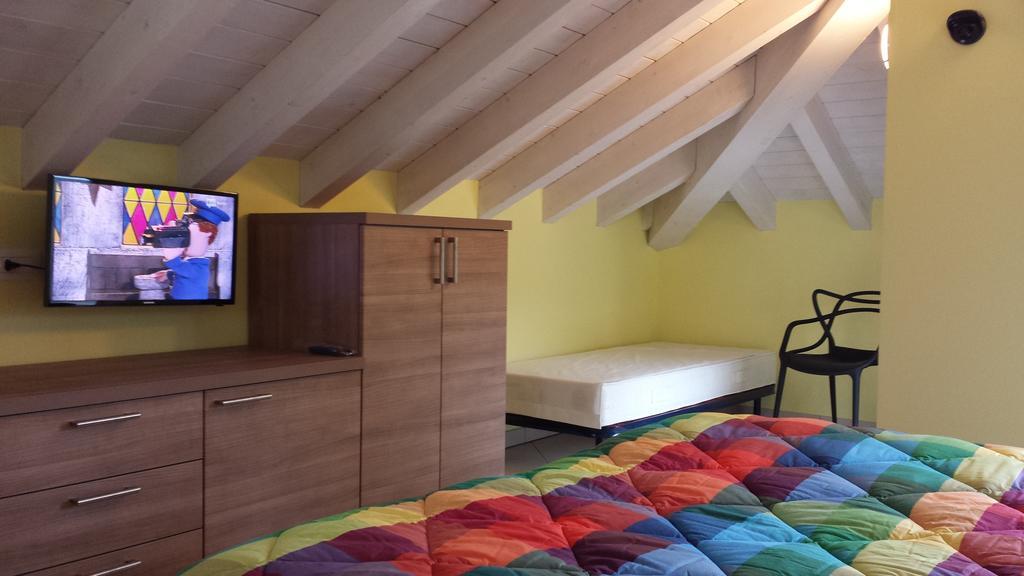 Residence Luna Di Monza Pokoj fotografie